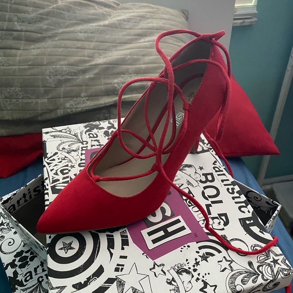 Beautiful Brash Red Lace Up Heel New